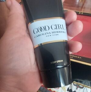 NWT Carolina Herrera Body cream 100ml